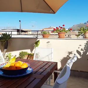  Appartement Terrace With View Attic In Old Town Ballarhome Italie